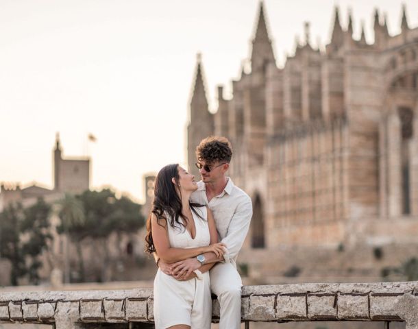 Couple Cathedral La Seu compressed scaled e1633336321289 23ba053e